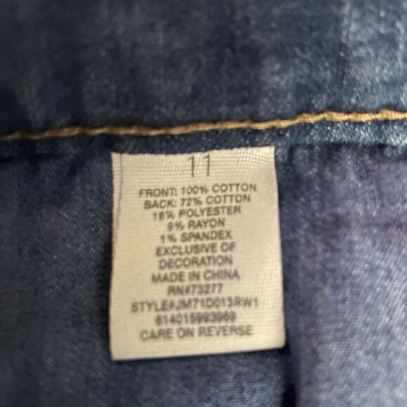 Mudd Shorts Size 11 Distressed Embroidered Raw Hem Denim Stretch Cheeky Y2K - Picture 4 of 7